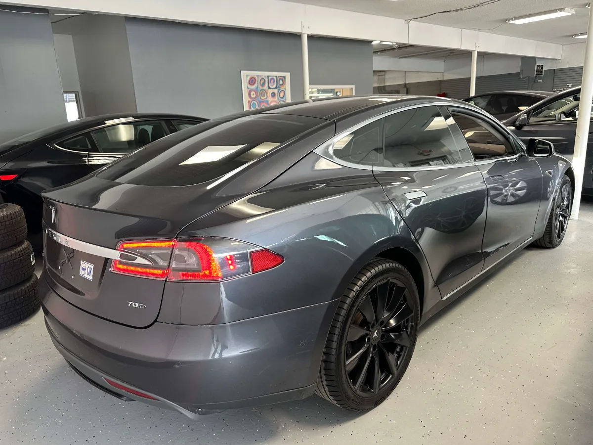 2015 Tesla Model S