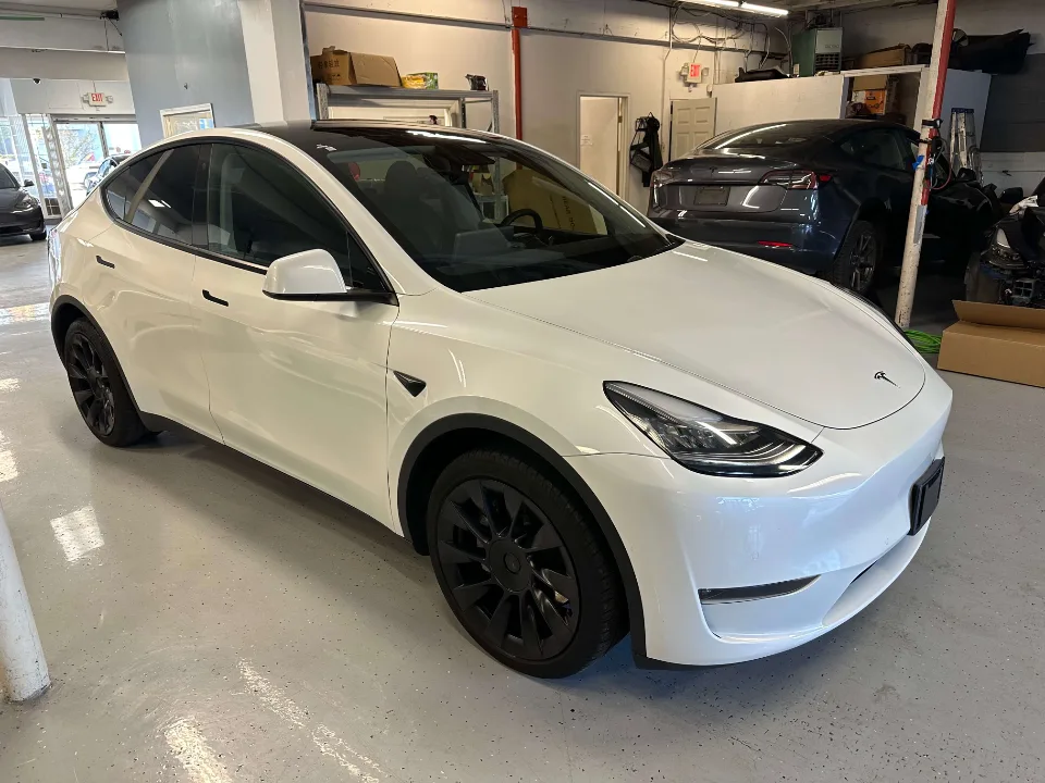 2021 Tesla Model Y Long Range AWD, image 2